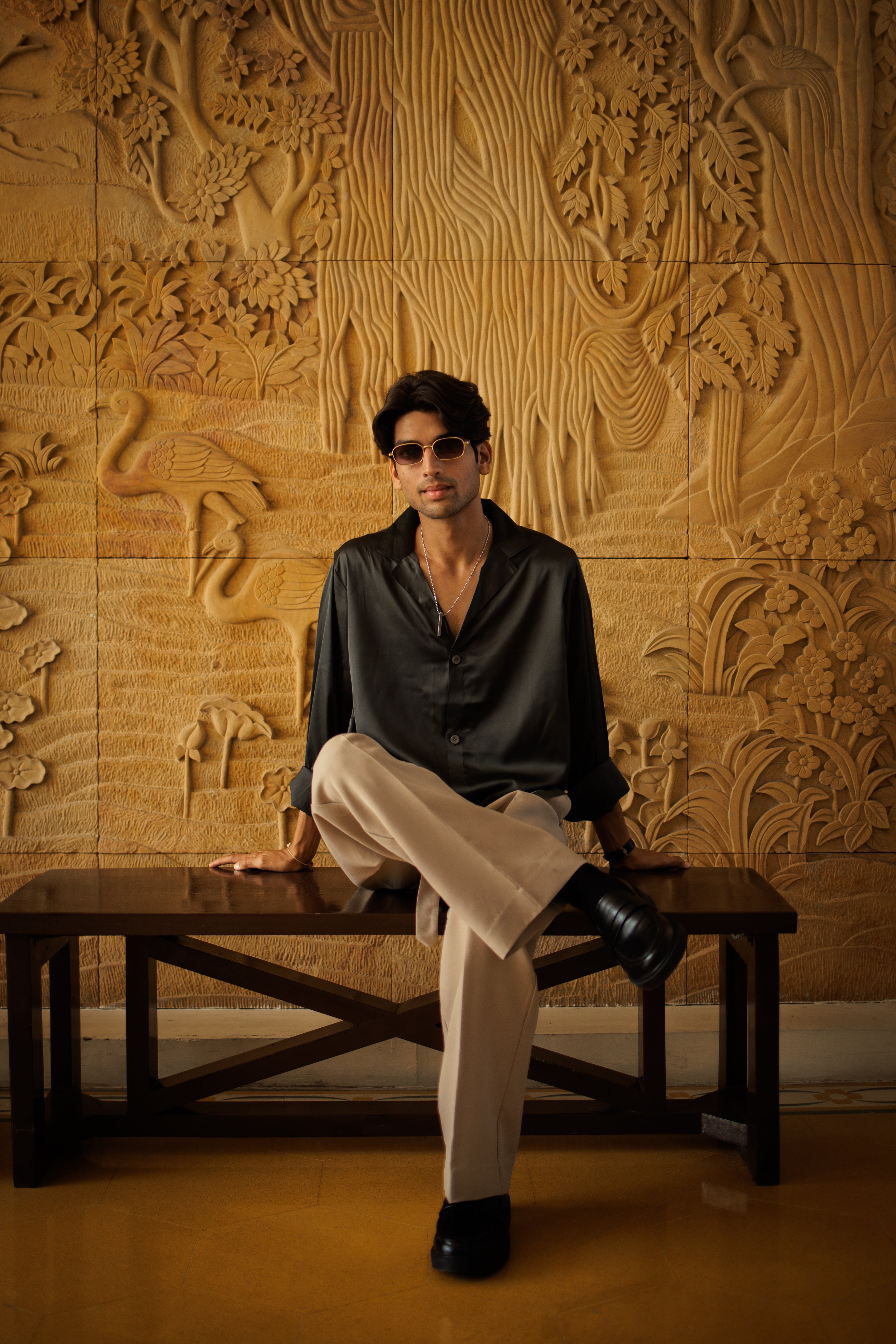 Elegant Oversize Shirt – Luxe Minimalist Fit
