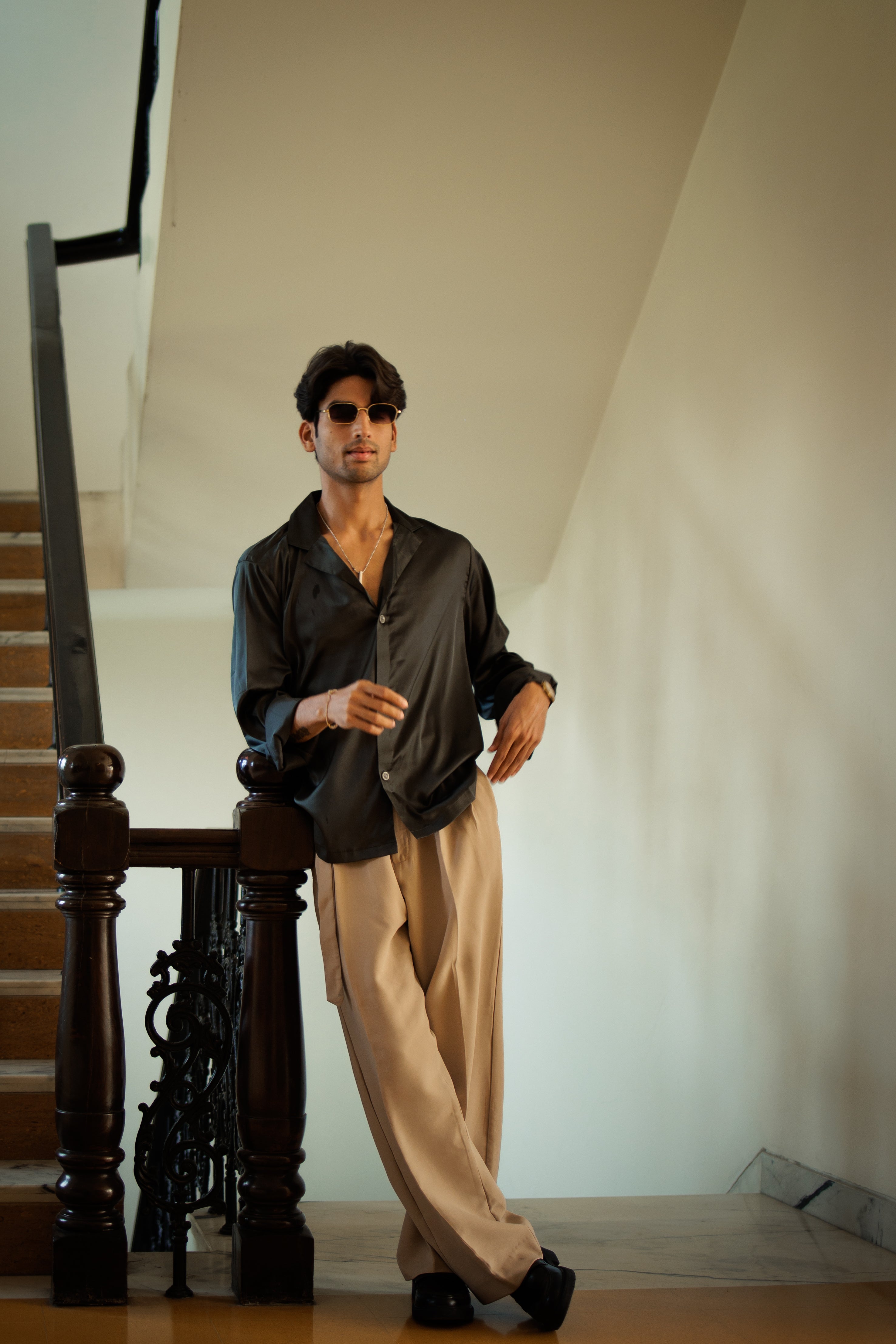 Elegant Oversize Shirt – Luxe Minimalist Fit