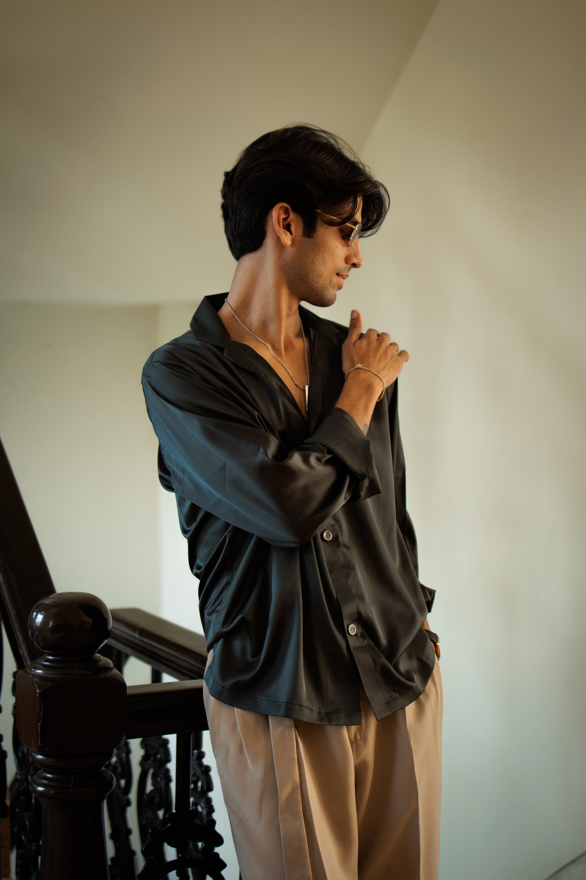 Elegant Oversize Shirt – Luxe Minimalist Fit