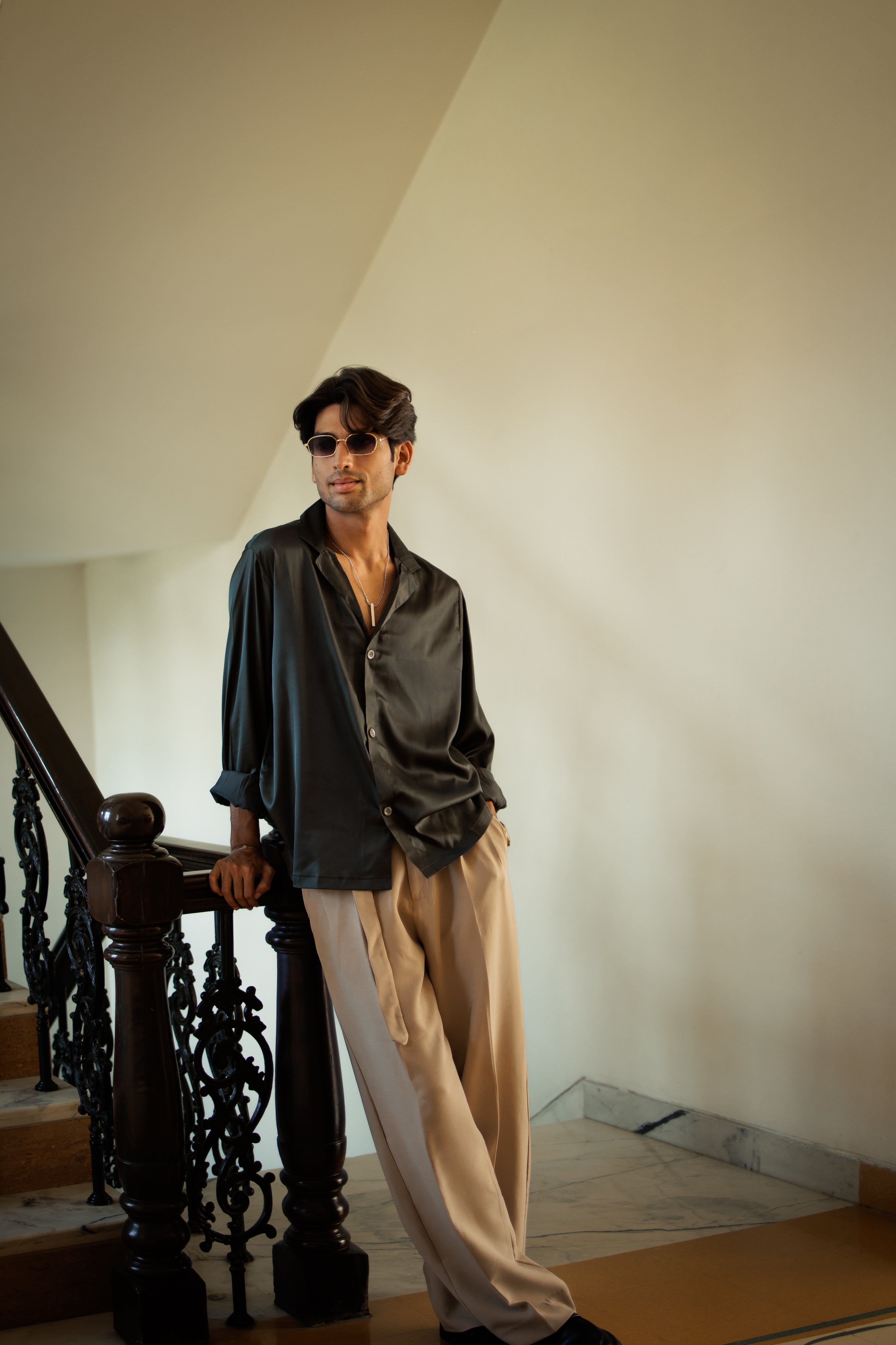 Elegant Oversize Shirt – Luxe Minimalist Fit