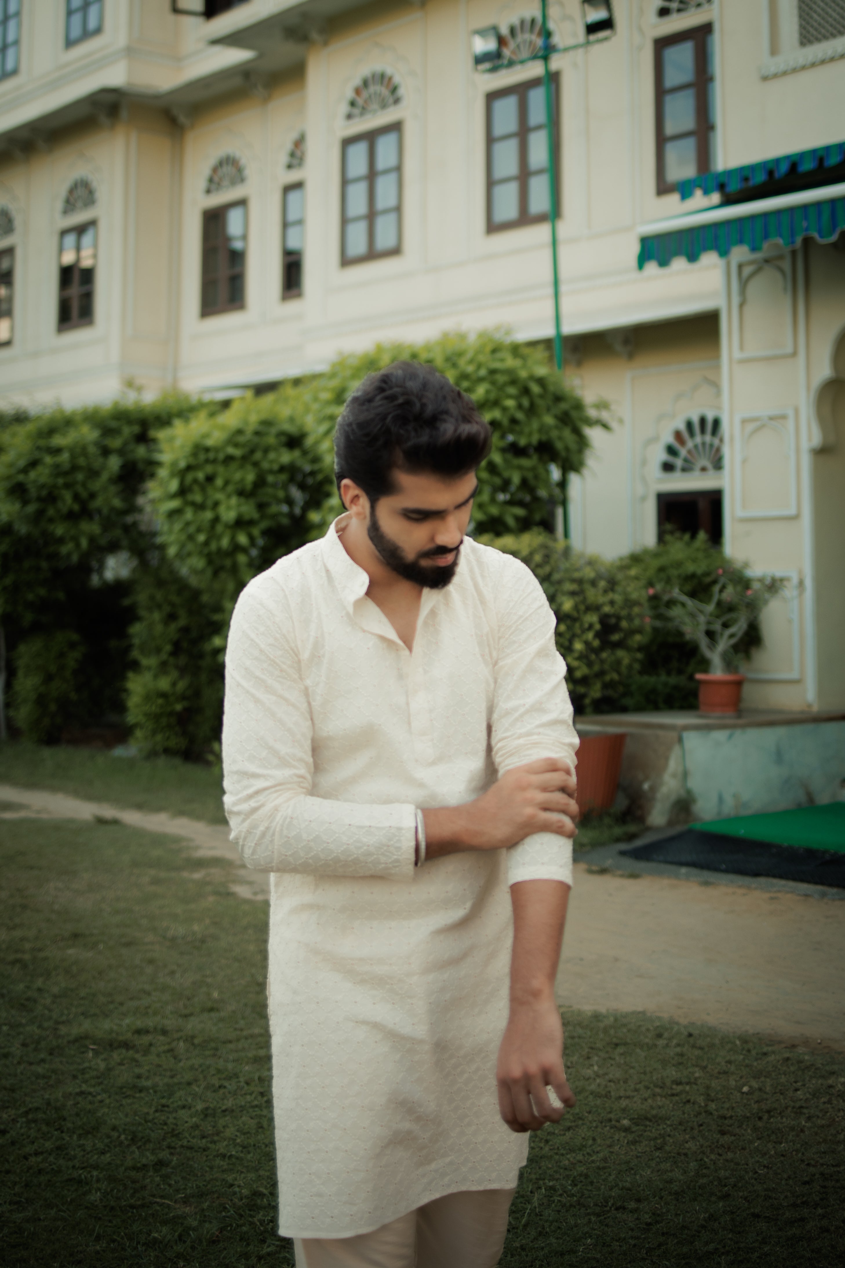 Elegant White Ganganagery Kurta